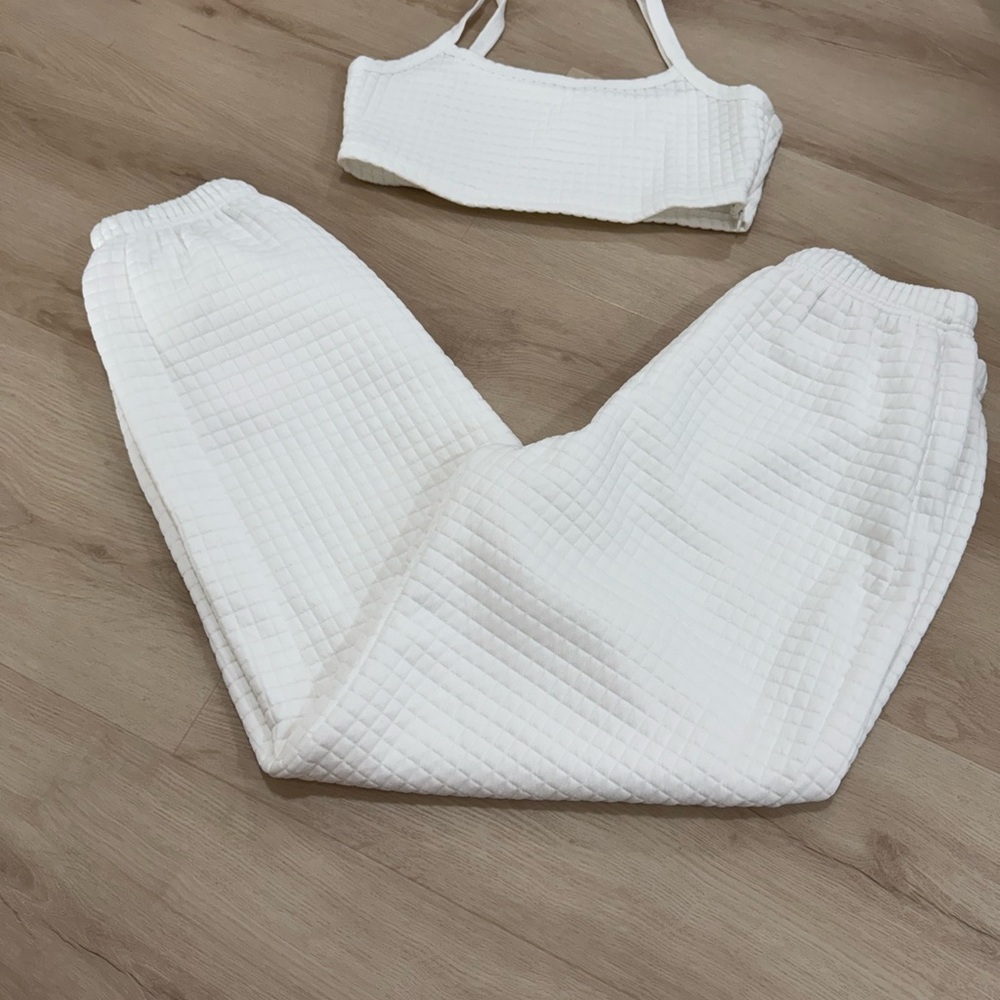White Quilted Two-Piece Set- Size Medium
